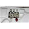 Image 8 : Traditions Porcelain Victorian Village Set with Christmas Express Train& Lights