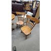 Image 6 : Round Oak Pedestal Dining Table 30 "Hgt 47" Diameter with Four Windsor Style Chairs