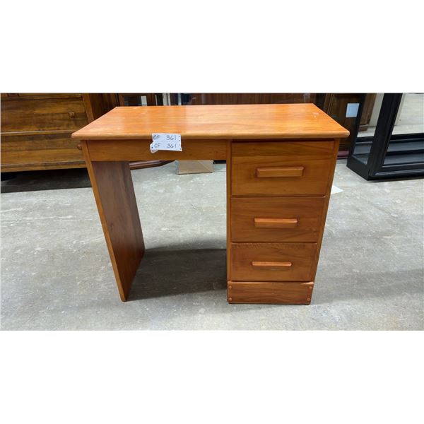 Wooden Single Pedestal Desk with Four Drawers 34 x 18 x 30