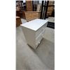 Image 2 : White Painted Three-Drawer Chest with Round Knobs