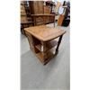 Image 4 : End table21 x 26 x 20"