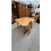 Image 1 : Drop-Leaf Dining Table with Turned Legs, Maple Finish 30 x 47 x 36" plus 9.6" Leaf