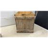 Image 5 : Vintage Wooden Shipping Crate with Molded Pulp Egg Tray Insert and Lid