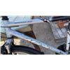Image 6 : Miele Toscana 300 Hybrid Bicycle with SR Suntour Suspension and Fenders