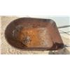 Image 2 : True Temper Single-Wheel Steel Wheelbarrow with Wooden Handles