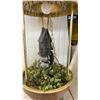 Image 5 : Vintage Hanging Oil Rain Lamp with Cabin Scene and Artificial Greenery