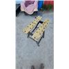 Image 2 : Folding Portable Work Bench with Adjustable Wooden Vise and Dog Holes