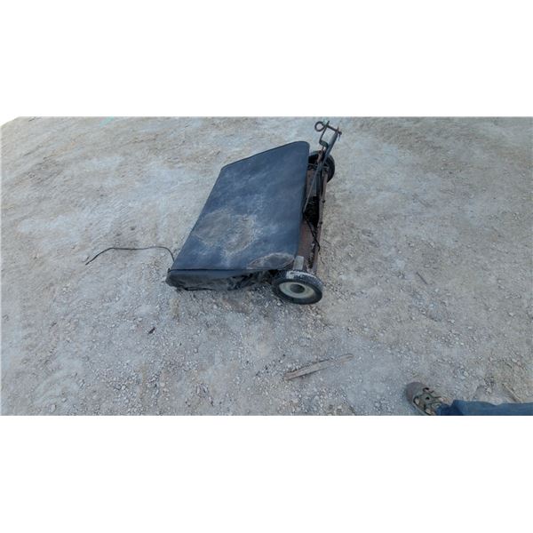 Tow-Behind Lawn Sweeper with Collection Hopper 40"