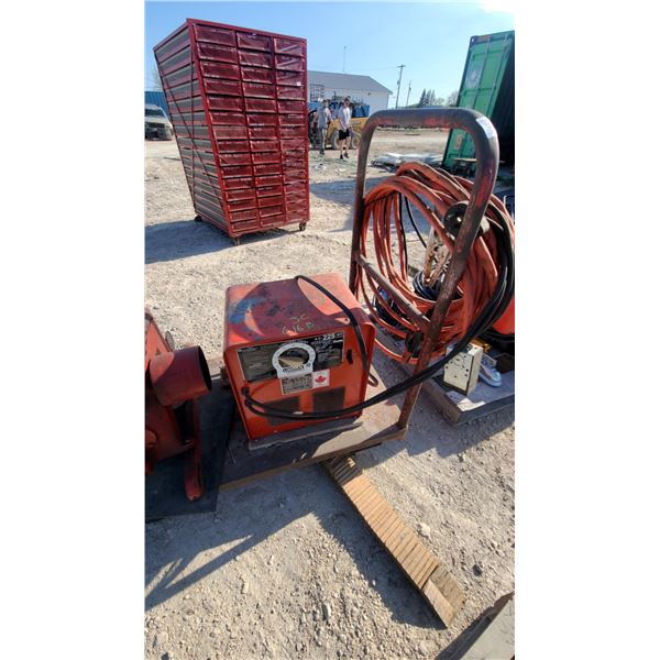Lincoln Electric Lincwelder AC-225-S AC Arc Welder with Cable