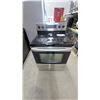 Image 1 : Samsung Stainless Steel Electric Range with Ceramic Glass Cooktop and Self-Clean Oven