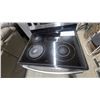 Image 3 : Samsung Stainless Steel Electric Range with Ceramic Glass Cooktop and Self-Clean Oven