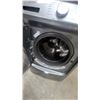 Image 6 : Maytag Commercial Technology 5.5 Cubic Feet Front-Load Washing Machine with Steam