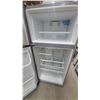 Image 5 : Frigidaire Gallery Stainless Steel Top-Freezer Refrigerator 65 x 29 x 30"