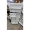 Image 6 : Frigidaire Gallery Stainless Steel Top-Freezer Refrigerator 65 x 29 x 30"