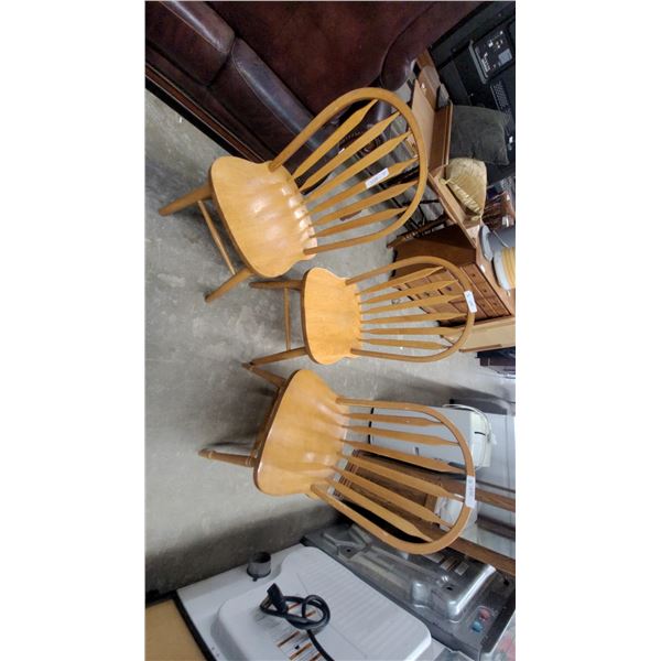 Set of Three Light Wood Windsor-Style Spindle-Back Dining Chairs