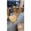 Image 3 : Set of Three Light Wood Windsor-Style Spindle-Back Dining Chairs