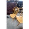 Image 4 : Set of Three Light Wood Windsor-Style Spindle-Back Dining Chairs