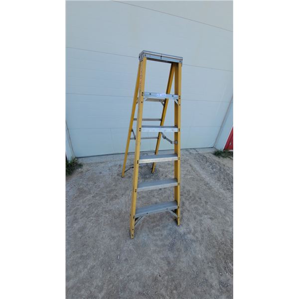 Reynolds 6' Fiberglass Step Ladder with Aluminum Steps
