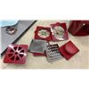 Image 10 : Framed Pictures, Coffee Signs, Serving Tray, Coin Organizer, Veggy Chopper and More