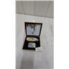 Image 1 : Wolf-Themed Collectible Gift Set with Folding Knife and Lighter in Wooden Box