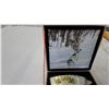 Image 5 : Wolf-Themed Collectible Gift Set with Folding Knife and Lighter in Wooden Box