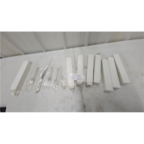 Oneida Winfield Pattern Flatware Set in Original Boxes 8 Sets