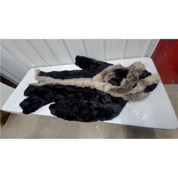 Essofres Furs Fox Fur Stole and Black Fur Stoles