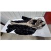 Image 1 : Essofres Furs Fox Fur Stole and Black Fur Stoles