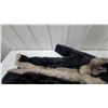 Image 3 : Essofres Furs Fox Fur Stole and Black Fur Stoles