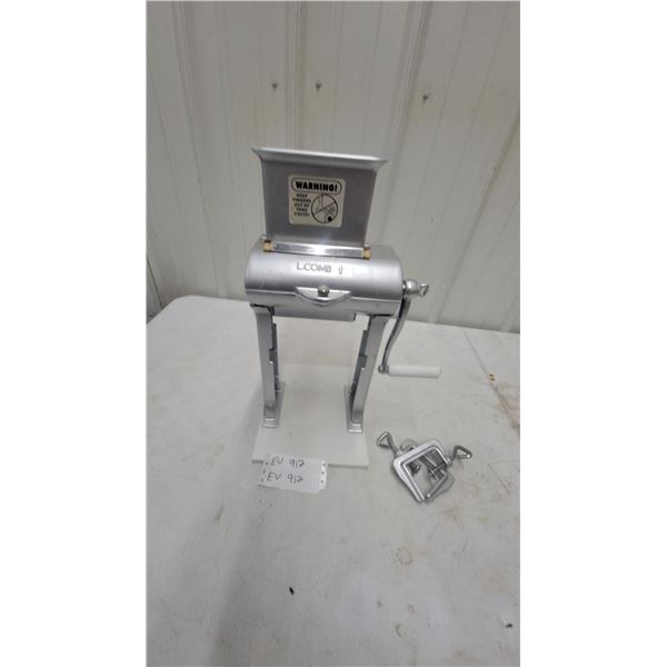 L.Comb No. 4 Manual Food Shredder/Grater with Table Clamp