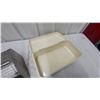 Image 3 : Cream Retro-Style Bread Box with Stainless Steel Roll-Top Bread Box