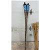Image 8 : Tiki Brand Bamboo Outdoor Torches with Fuel Reservoirs and Fuel Canisters