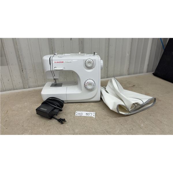 Singer Prélude Sewing Machine with Foot Pedal and Dust Cover