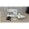 Image 1 : Singer Prélude Sewing Machine with Foot Pedal and Dust Cover