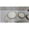 Image 2 : Royal Heritage Mirassa Dinnerware Set with Teal and Gold Border, Service for 4