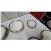 Image 6 : Royal Heritage Mirassa Dinnerware Set with Teal and Gold Border, Service for 4