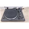 Image 5 : Hitachi Turntable & Headphones