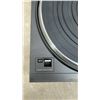 Image 7 : Hitachi Turntable & Headphones