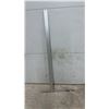 Image 6 : D-Handle Square-Point Shovel, Pitchfork, Cultivator, and More