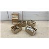 Image 1 : 4 Boxes Four-Hole Buttons, Brown Marbled, Singer Sewing Machine Attachments