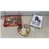 Image 1 : Waddingtons Trump's General Store 300-Piece Puzzle, Art Photo 1000-Piece Puzzle, and More