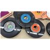 Image 5 : Collection of 45 RPM Vinyl Records, Capitol, CBS, RCA Victor, Mercury, and More