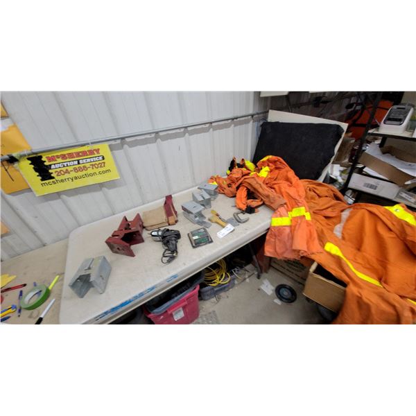 Bostik 26 Hot Glue Gun, Thermogrip Glue Sticks, Saw Horse Brackets, Used Saftey Gear