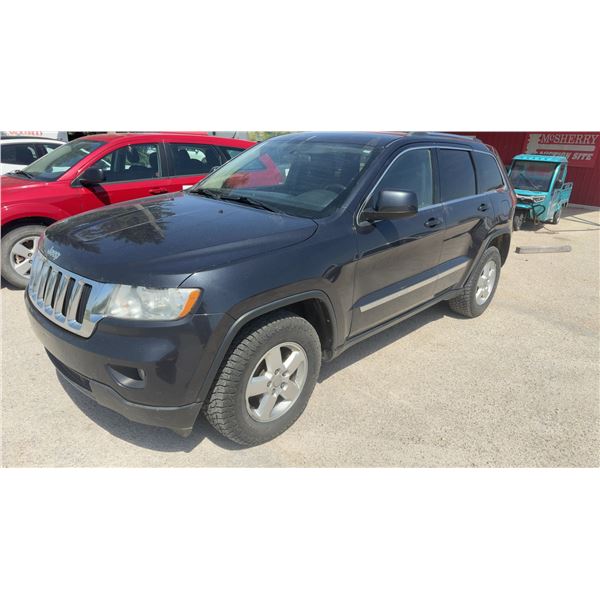 2013 Jeep Grand Cherokee Laredo, 6 Cyl, 282,000KM, Safetied, New Tires, New Brakes, Very Clean