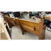 Image 5 : Solid Oak Church Pew with Celtic Cross Detail 97 x 21 x 40