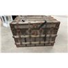 Image 5 : Antique Flat-Top Steamer Trunk with Metal Straps and Hardware 21 x 23 x 34