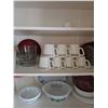 Image 3 : Kitchenware Set Featuring Cups, Plates, Bowls, and Teapot