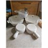Image 2 : Kitchenware Including CorningWare, Storage Containers, and Accessories