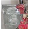Image 3 : Glassware and Mirror Accents with Floral Centerpiece