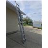 Image 3 : Aluminum Extension Ladder with Blue Rubber Feet
